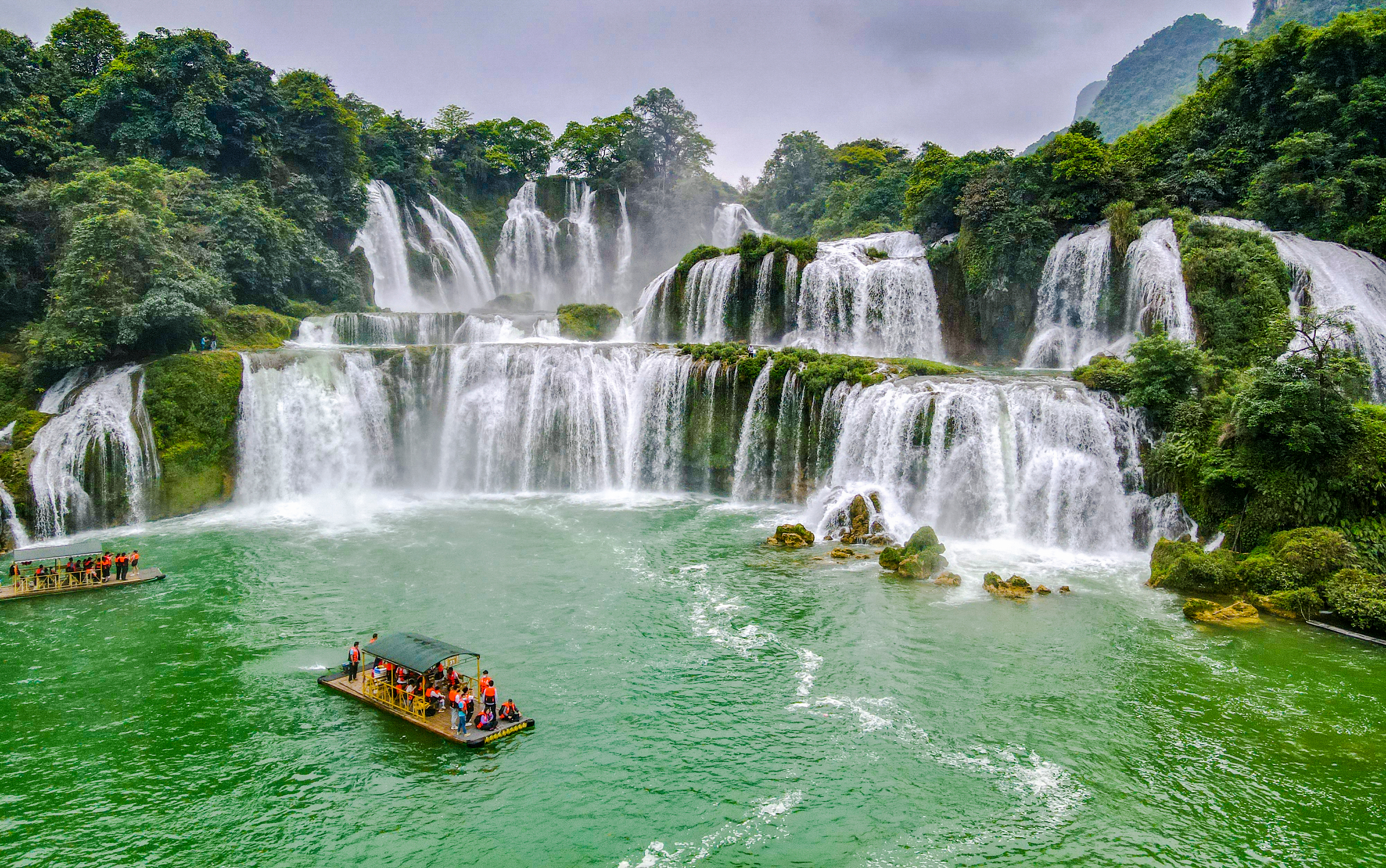 Ban Gioc Waterfall(3).jpg