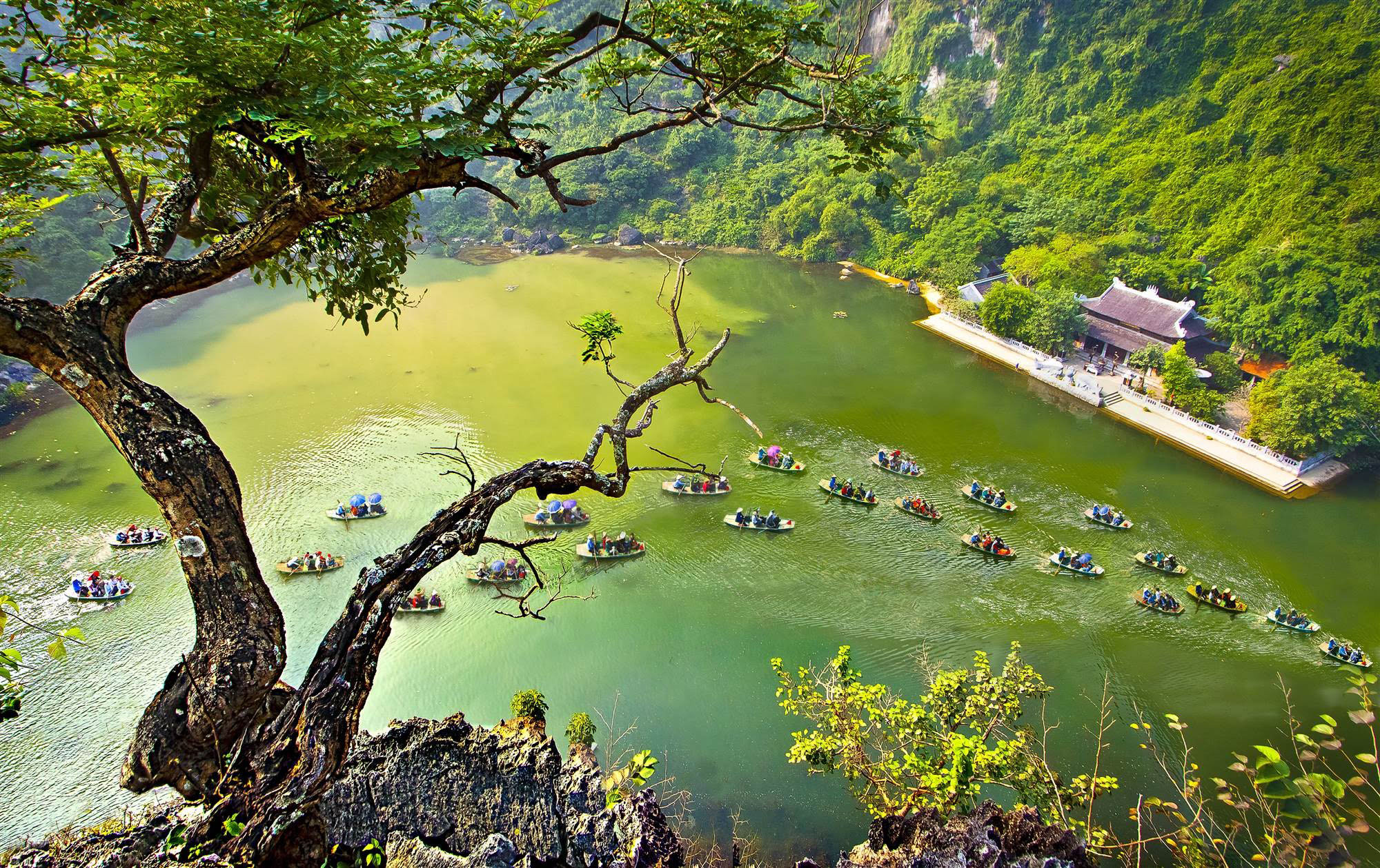 hinh-anh-khu-du-lich-trang-an-ninh-binh2.jpg